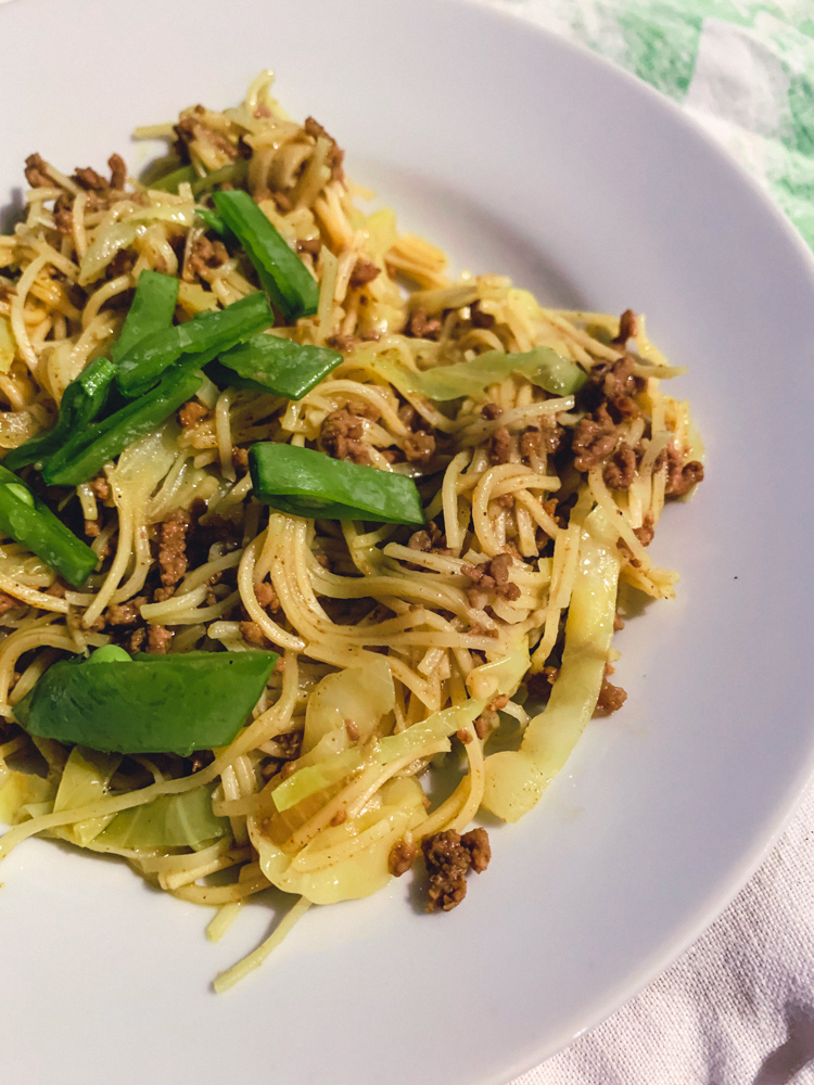 cook // easy chow mein – the shift working mum